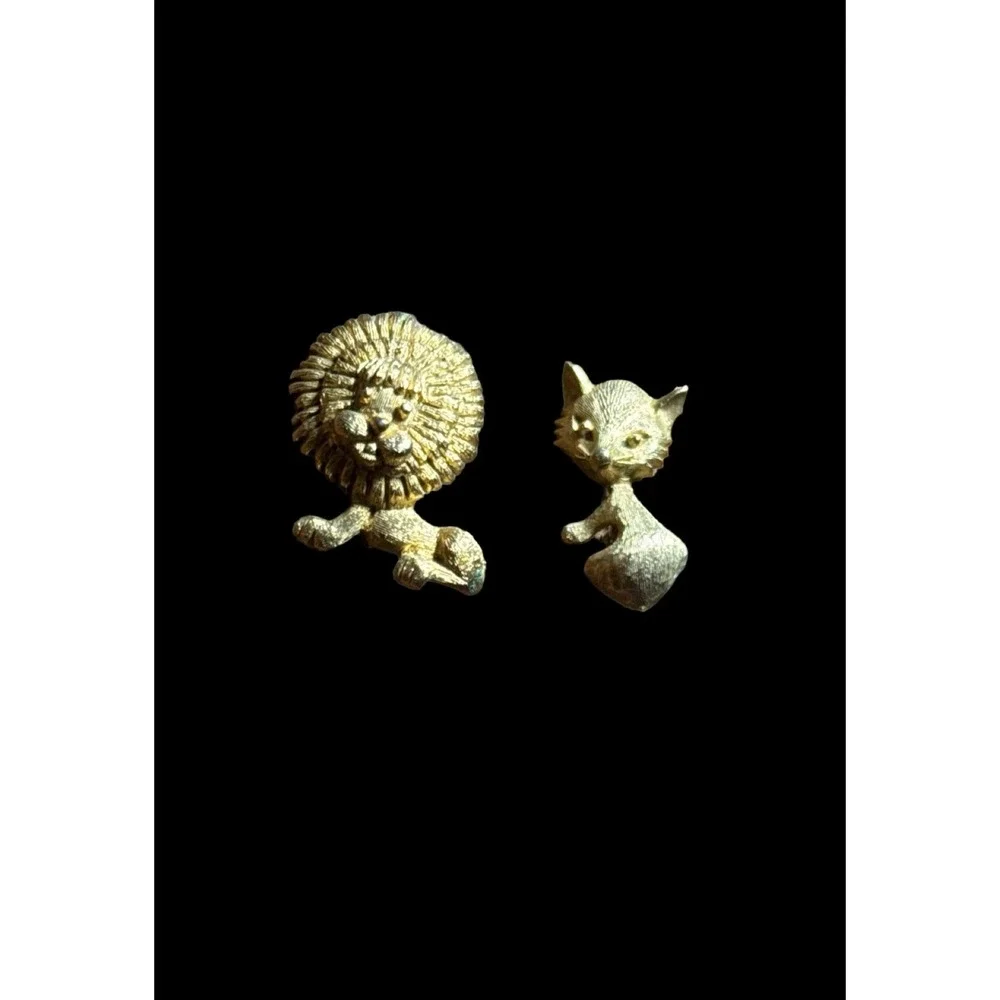 Vintage Gold Tone Lion & Lioness Brooch Set Figural Pins Mid Century 1970s Cute